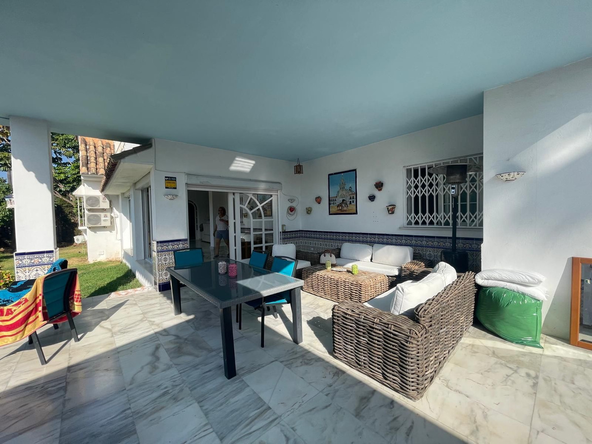Villas de 7 dormitorios en venta en Marbella – R5117905