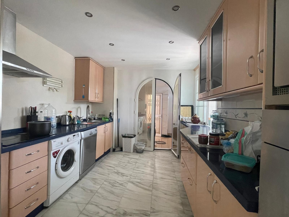 Villas de 7 dormitorios en venta en Marbella – R5117905
