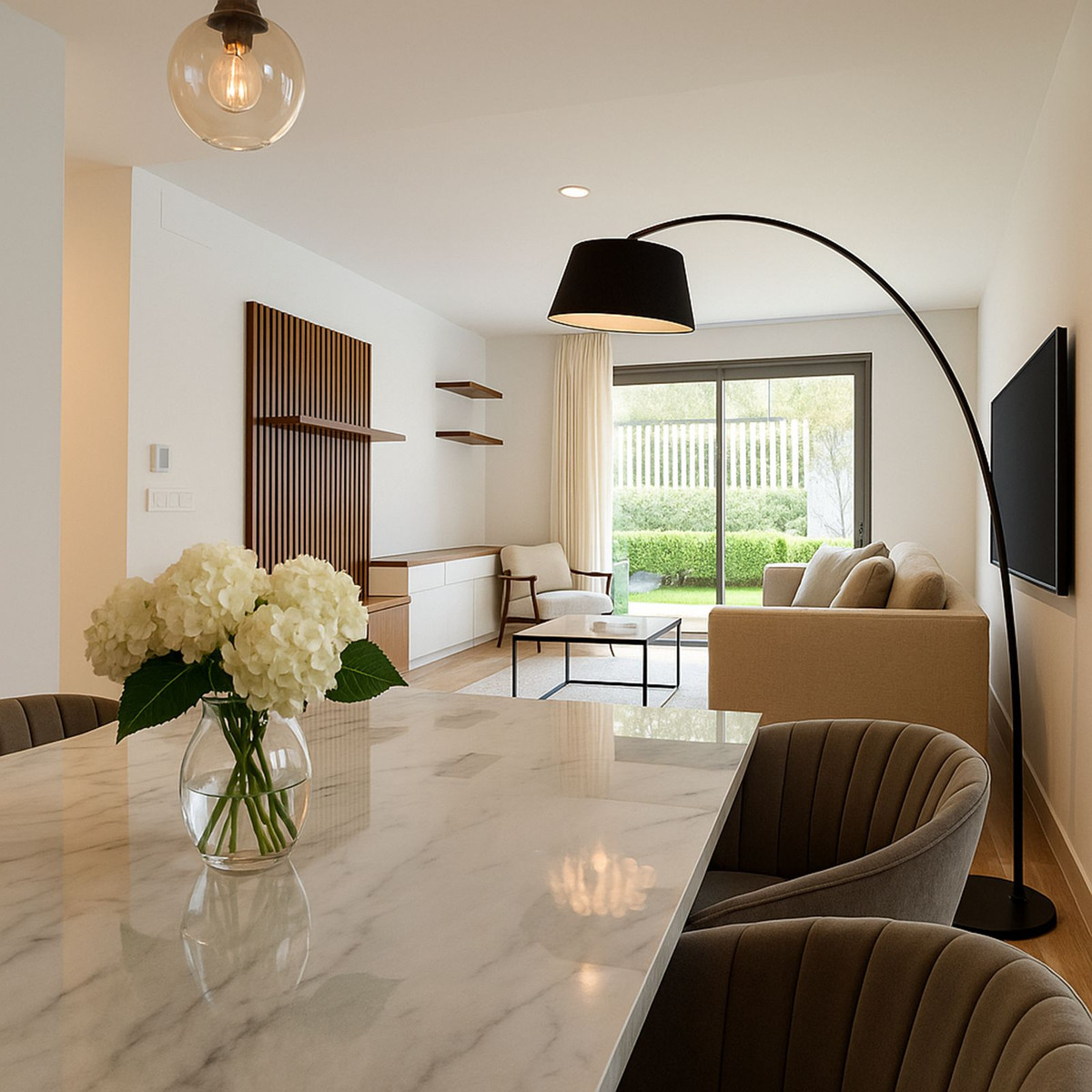Apartamentos de 3 dormitorios en venta en Elviria – R5118931