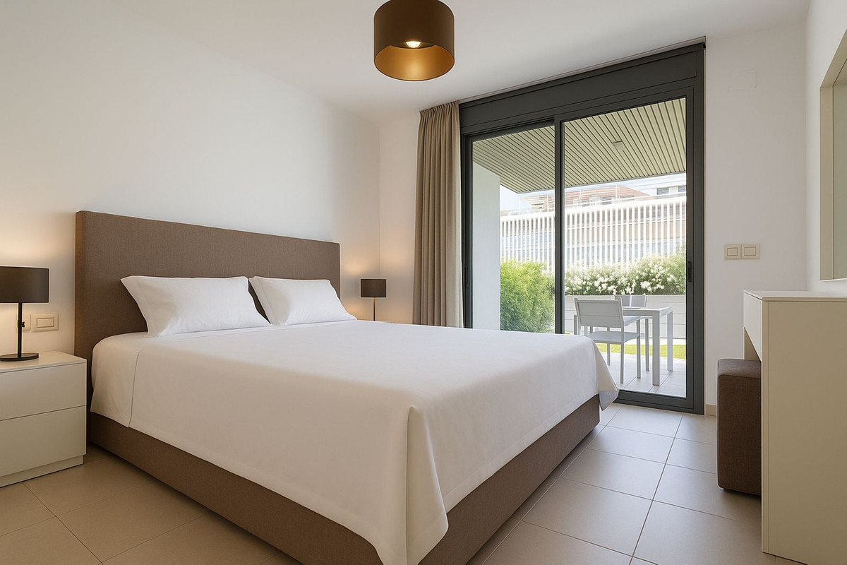 Apartamentos de 3 dormitorios en venta en Elviria – R5118931