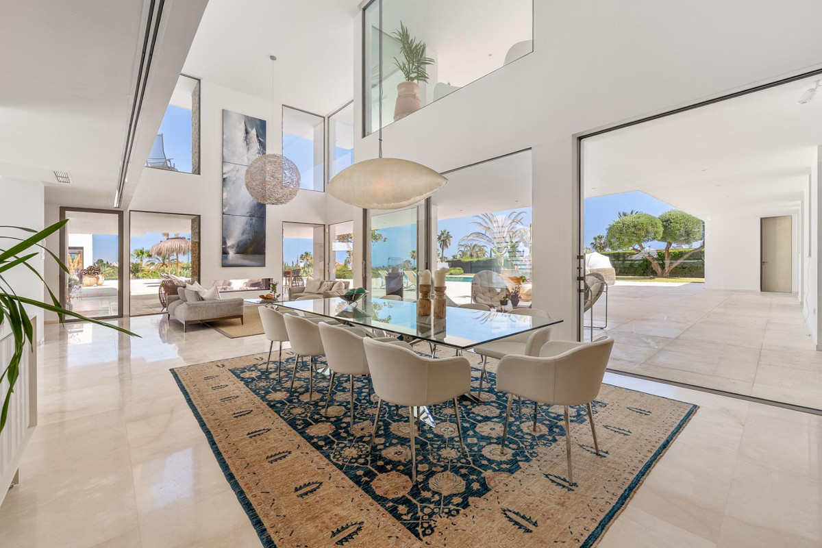 Villas de 7 dormitorios en venta en Marbella – R5117725