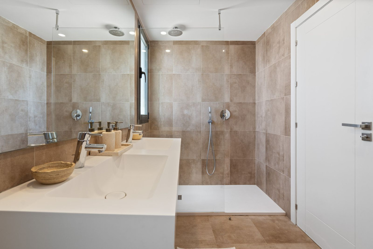 Apartamentos de 2 dormitorios en venta en Selwo – R5116888