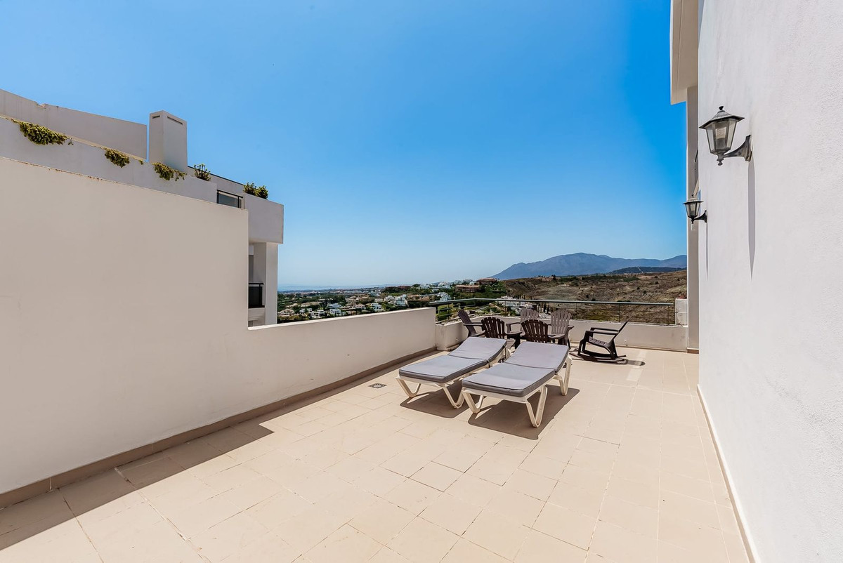 2 bedroom Apartments for sale in Los Flamingos – R5110855