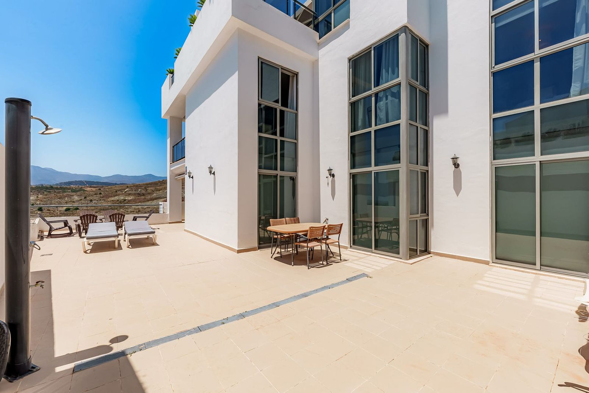 2 bedroom Apartments for sale in Los Flamingos – R5110855