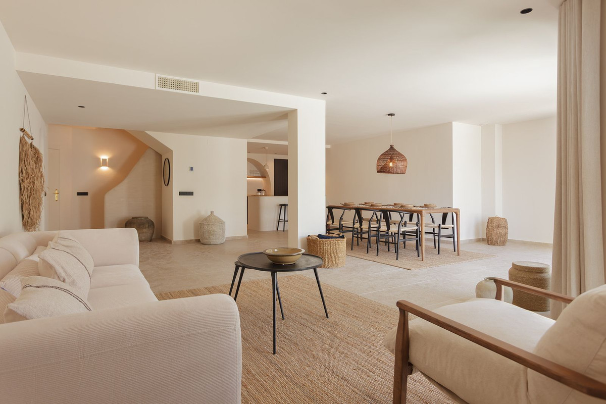 Aticos de 4 dormitorios en venta en Elviria – R5116210