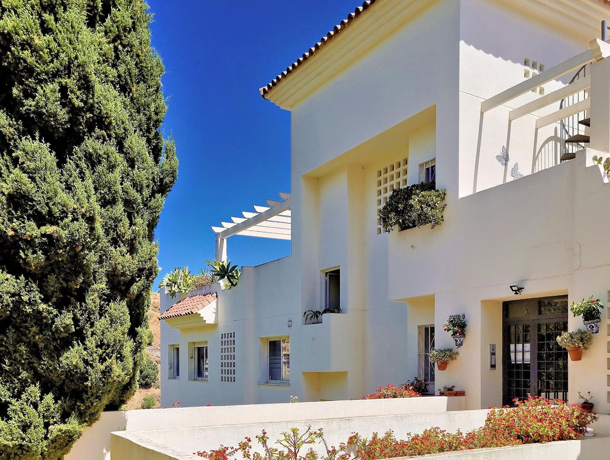 2 bedroom Apartments for sale in Calahonda – R5121616