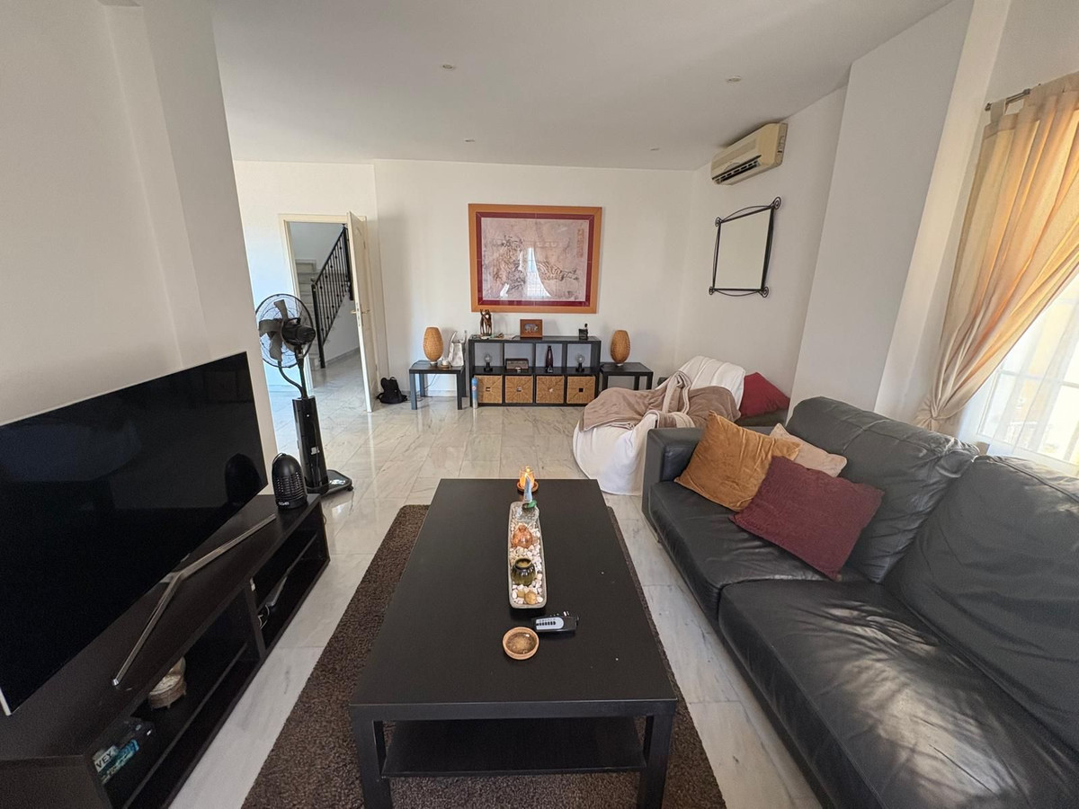 3 bedroom Villas for sale in Riviera del Sol – R5114347