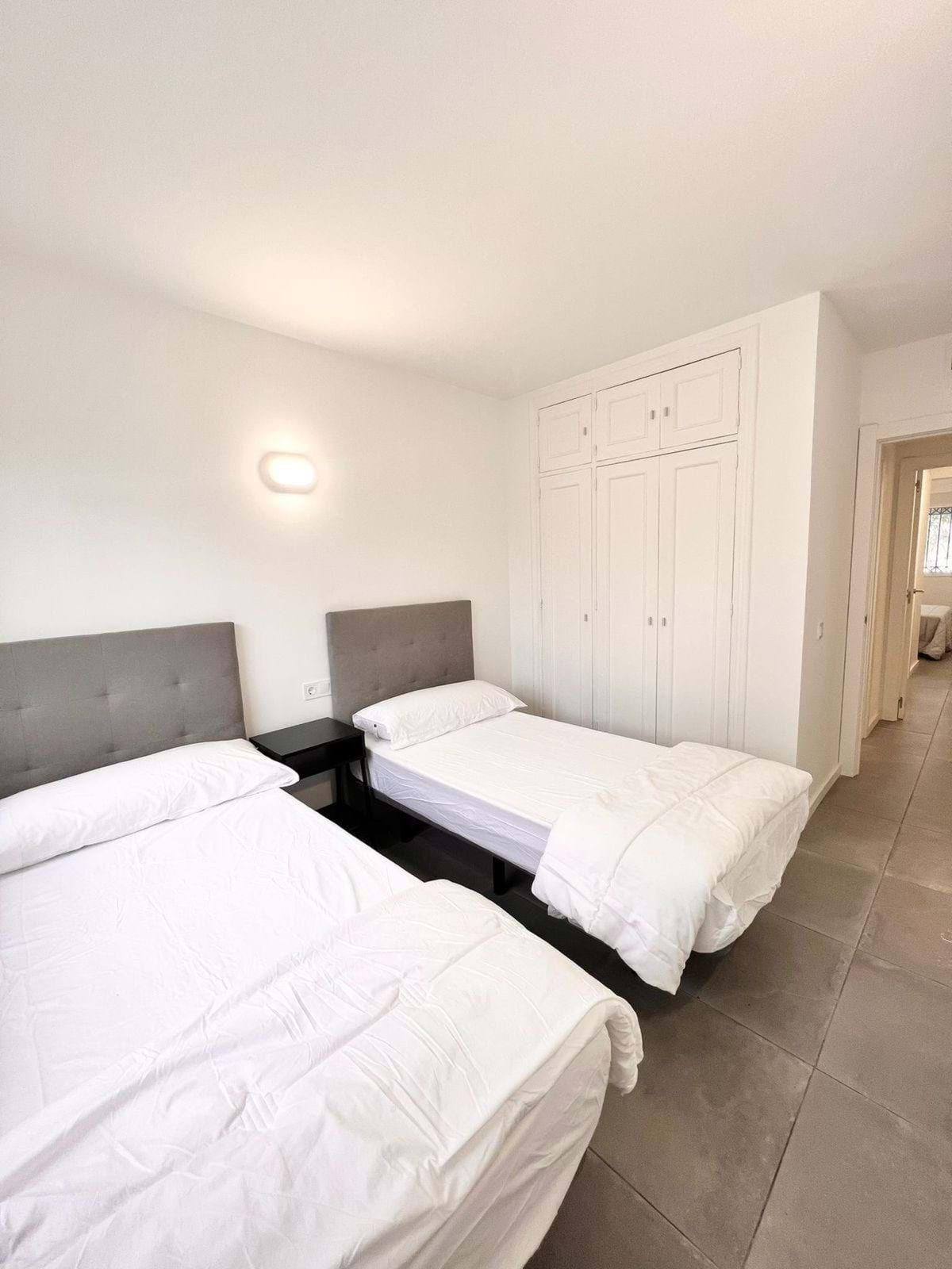 3 bedroom Apartments for sale in Atalaya – R4964167