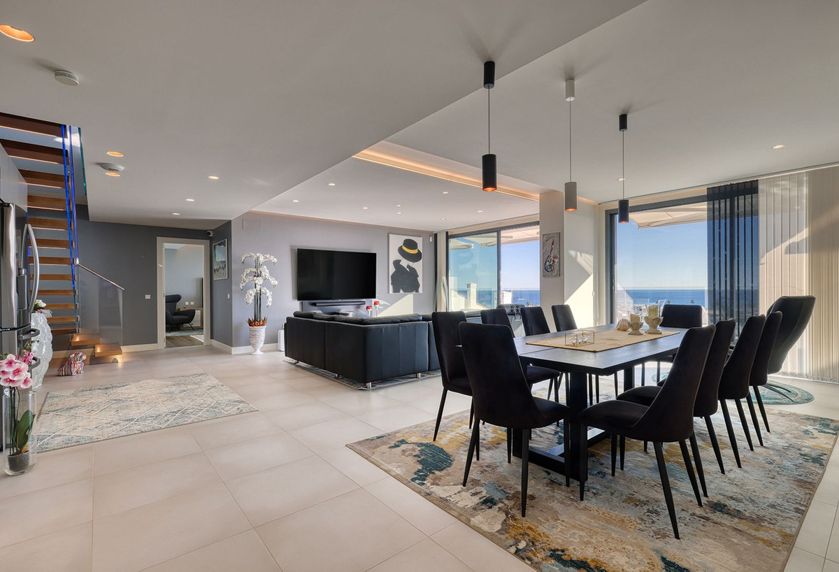 Apartamentos de 5 dormitorios en venta en Mijas – R5118007