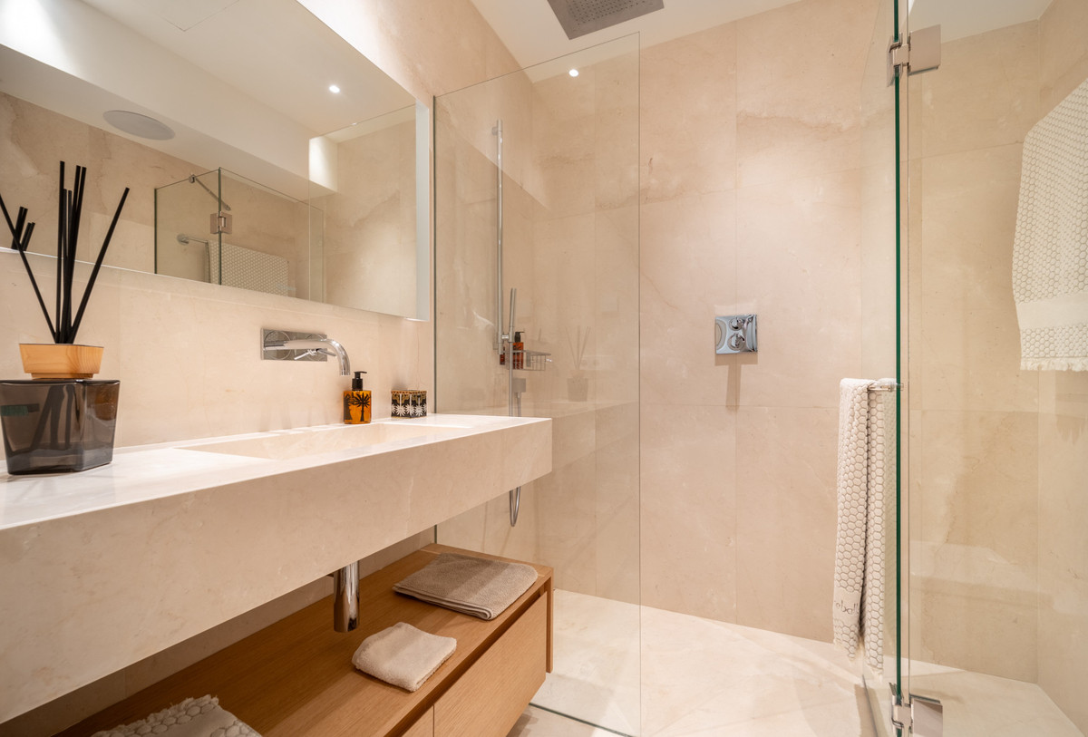 Apartamentos de 3 dormitorios en venta en La Quinta – R5123335