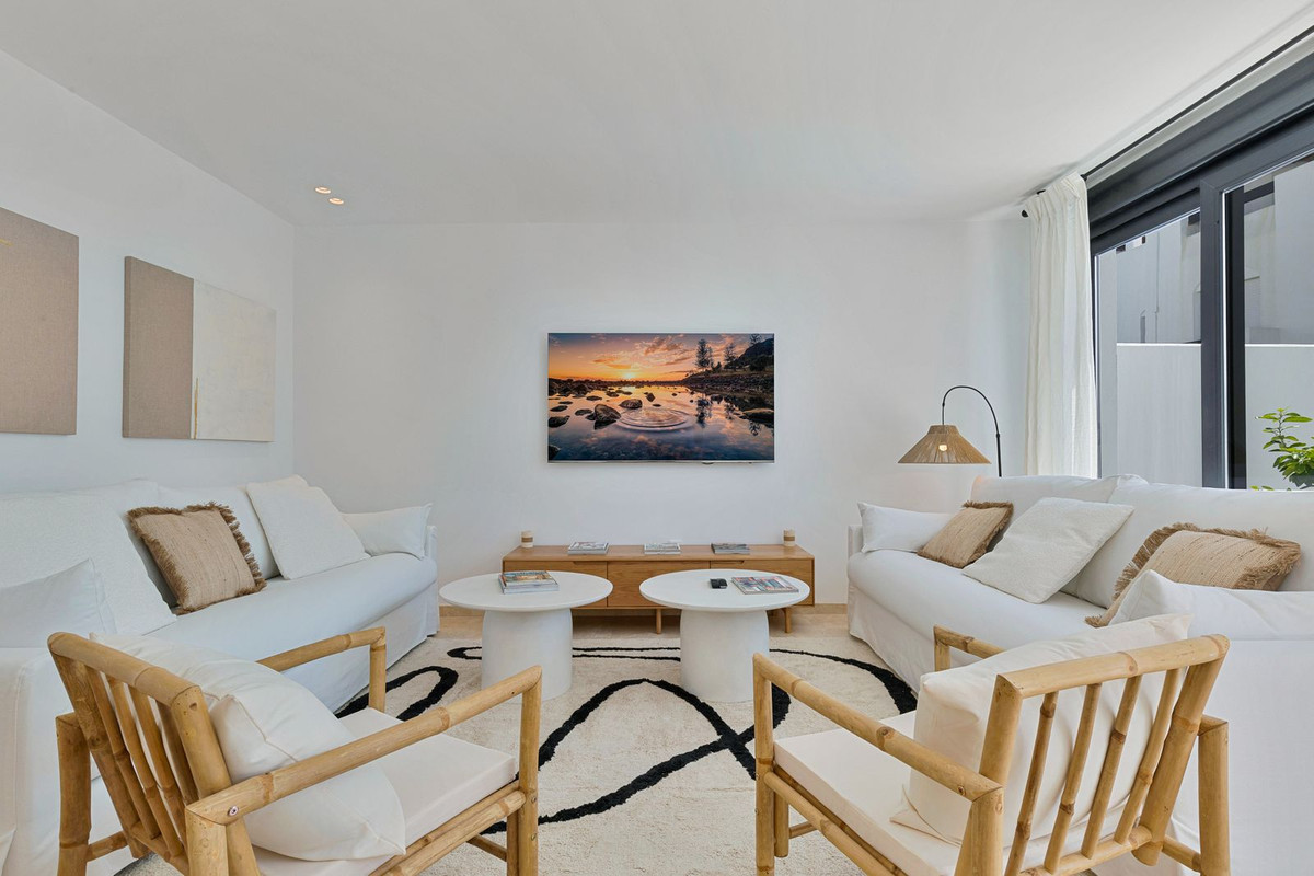 4 bedroom Townhouses for sale in Guadalmina Baja – R5005201