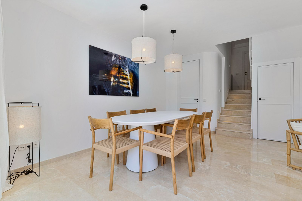 4 bedroom Townhouses for sale in Guadalmina Baja – R5005201