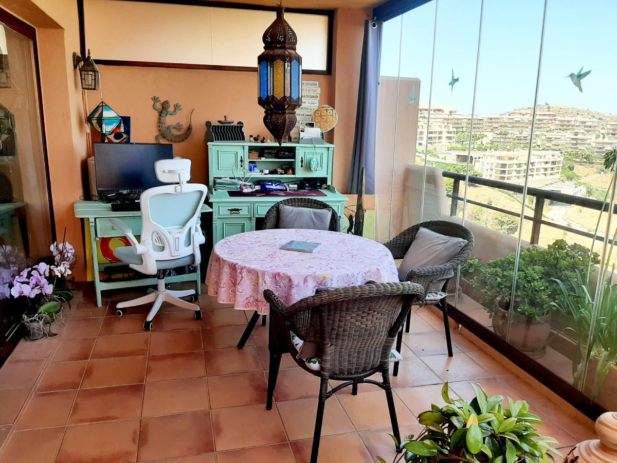 Apartamentos de 2 dormitorios en venta en Calahonda – R5122030