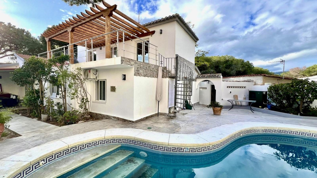4 bedroom Villas for sale in Marbesa – R4991689