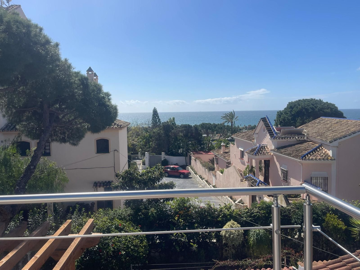 4 bedroom Villas for sale in Marbesa – R4991689