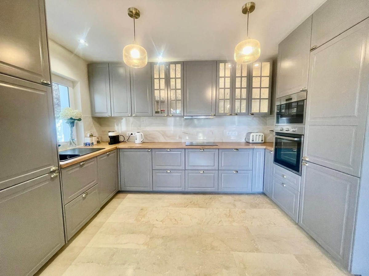 4 bedroom Villas for sale in Marbesa – R4991689