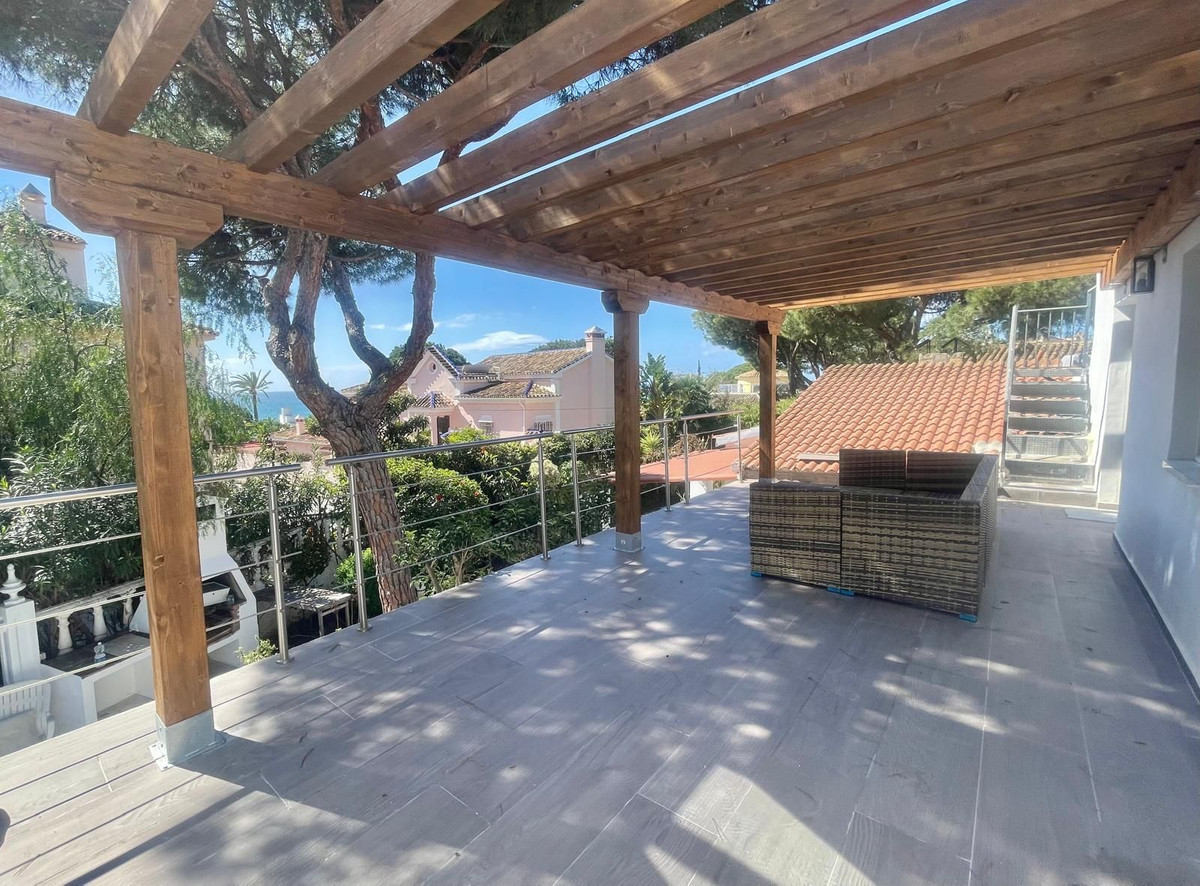 4 bedroom Villas for sale in Marbesa – R4991689