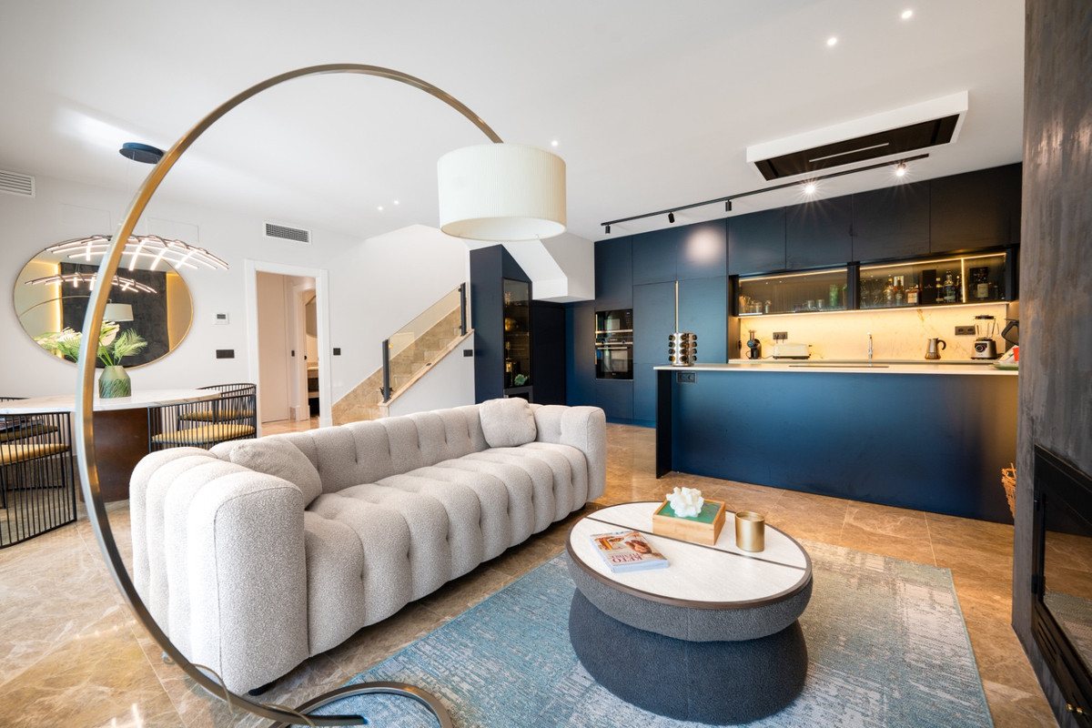 2 bedroom Townhouses for sale in Marbella – R5115724
