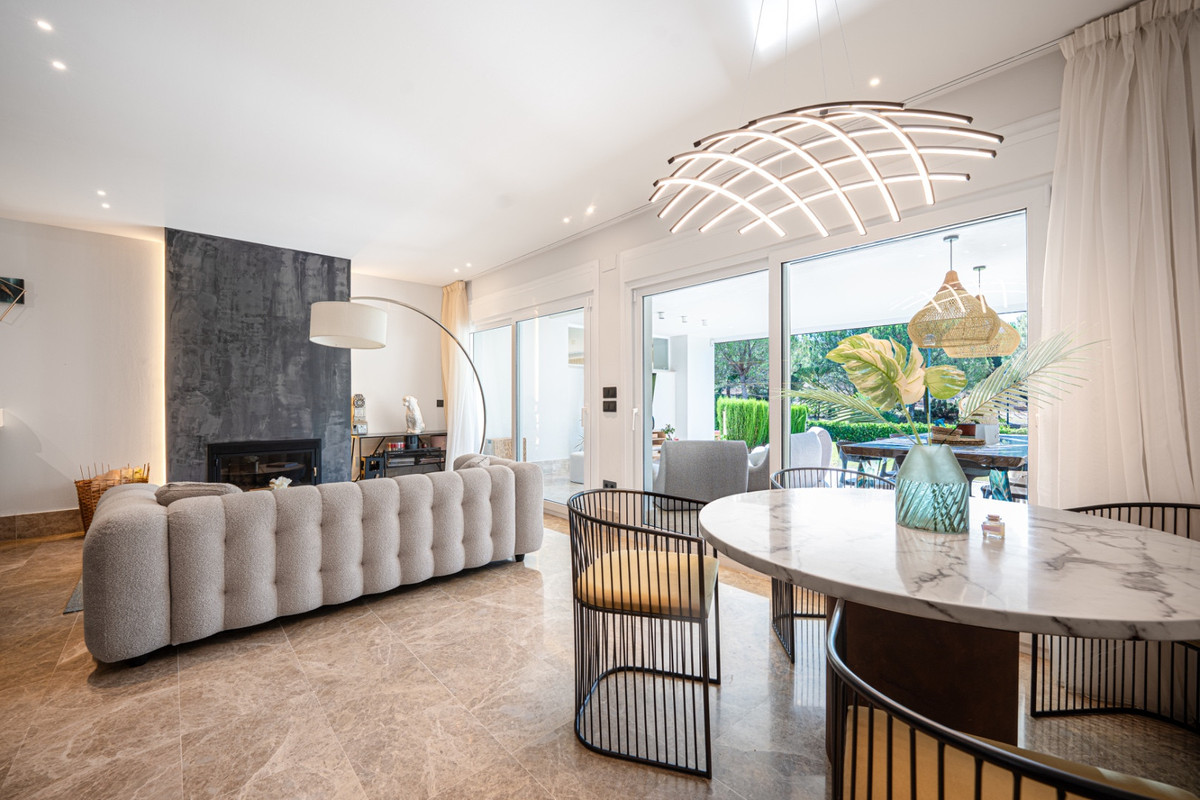 2 bedroom Townhouses for sale in Marbella – R5115724