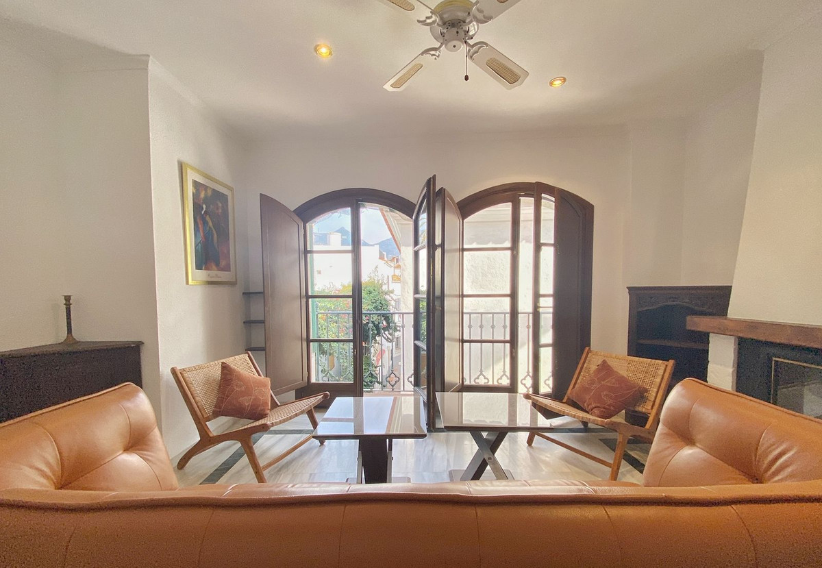 3 bedroom Penthouses for sale in Marbella – R5120617