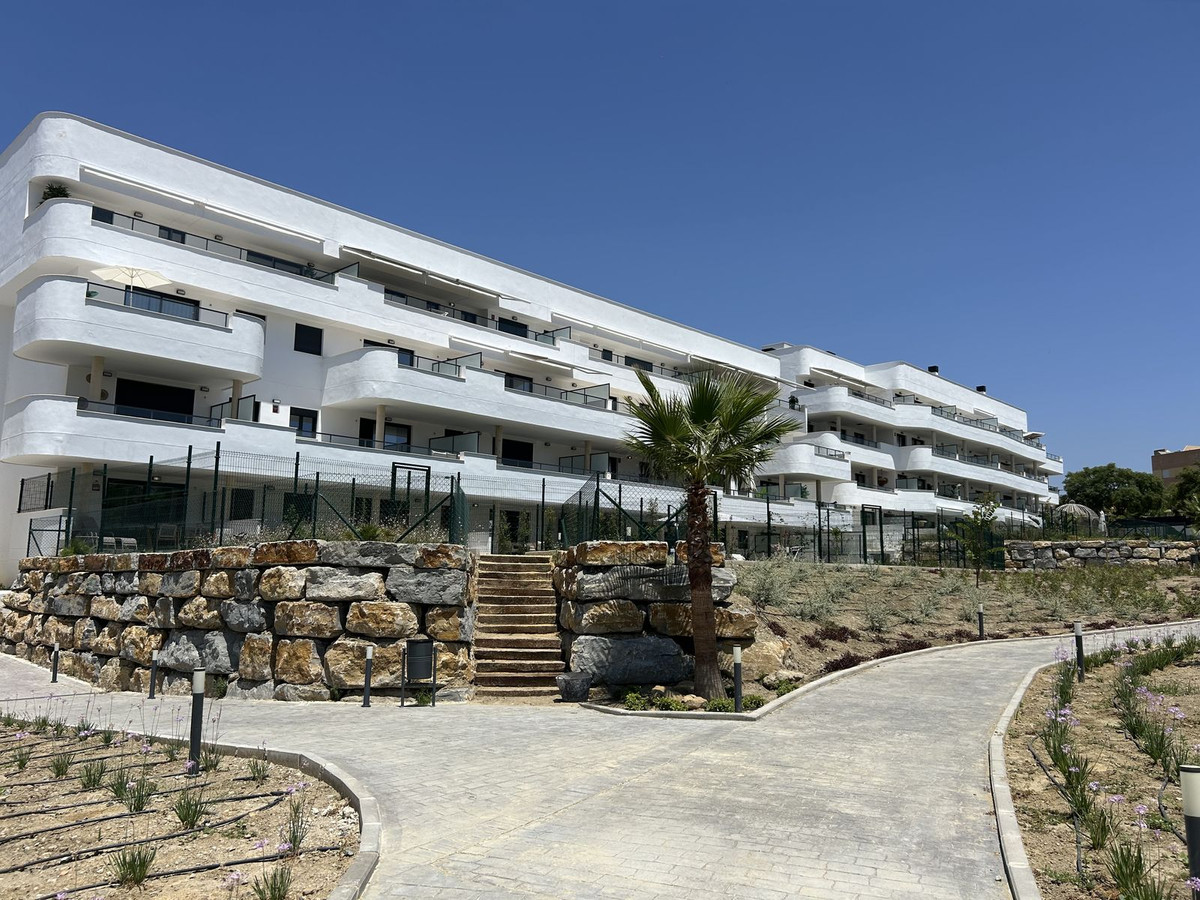 2 bedroom Apartments for sale in Nueva Milla de Oro – R5114620