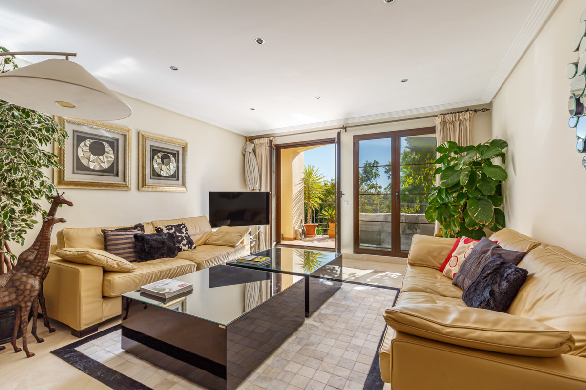 3 bedroom Apartments for sale in Los Arqueros – R5120680