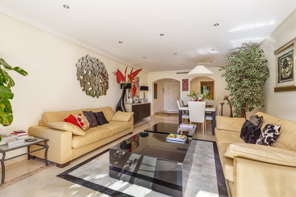 3 bedroom Apartments for sale in Los Arqueros – R5120680
