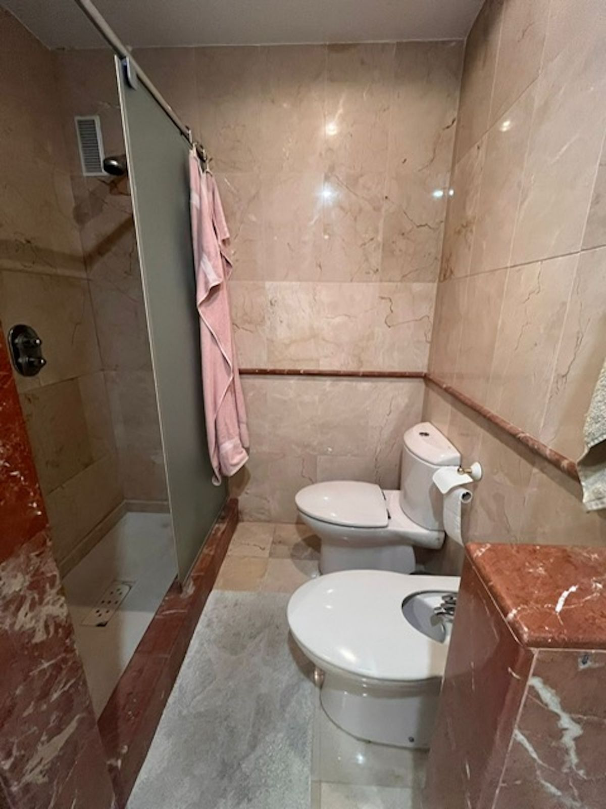 Apartamentos de 2 dormitorios en venta en Hacienda del Sol – R5121781