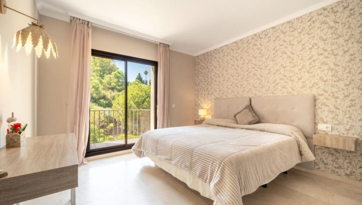 Aticos de 3 dormitorios en venta en La Quinta – R5123731 en 