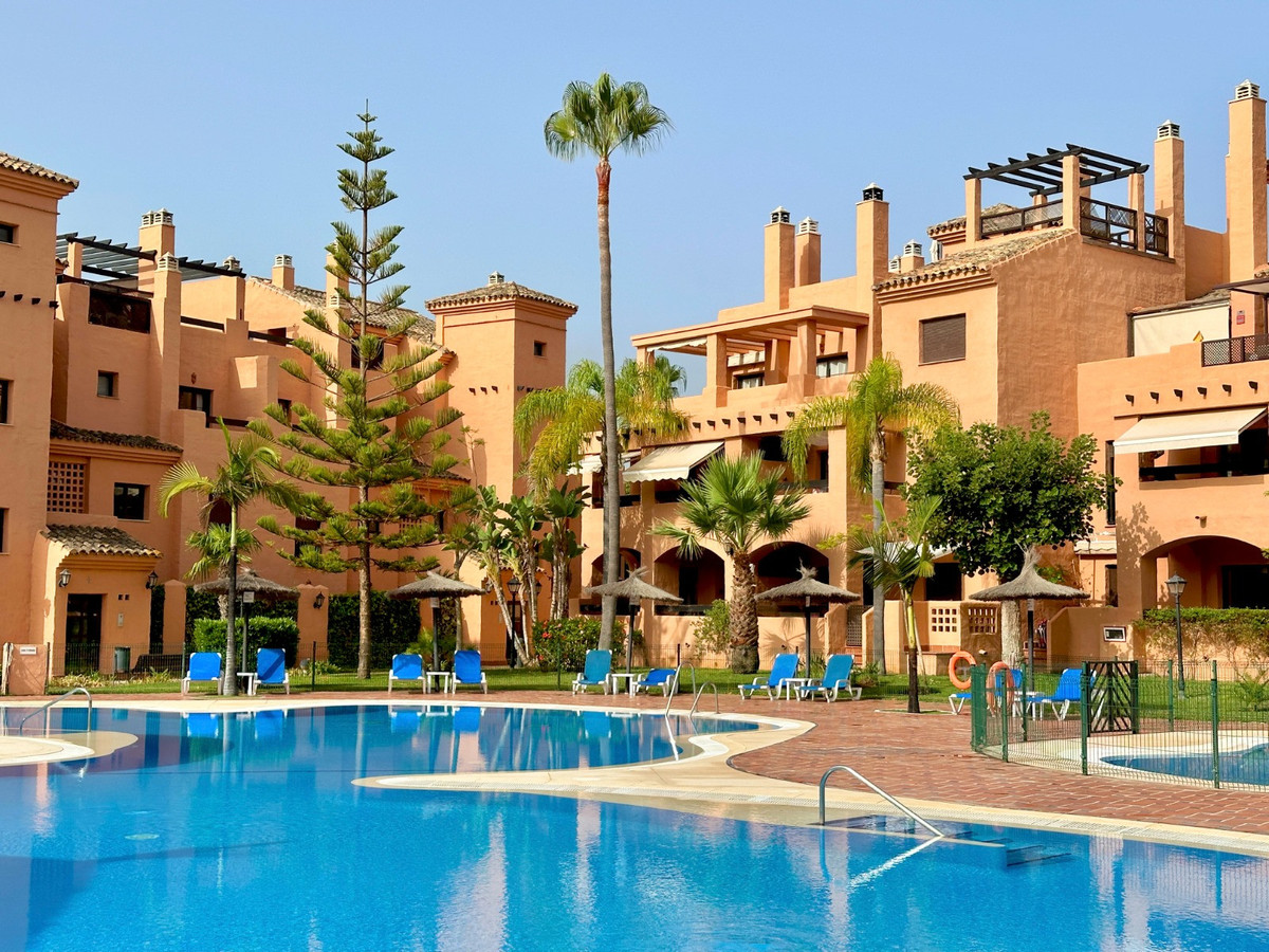 2 bedroom Apartments for sale in Hacienda del Sol – R4987423