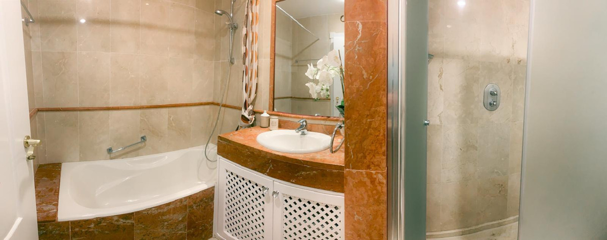 2 bedroom Apartments for sale in Hacienda del Sol – R4987423