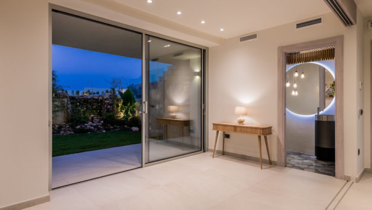 5 bedroom Villas for sale in La Cala de Mijas – R5110816 in 