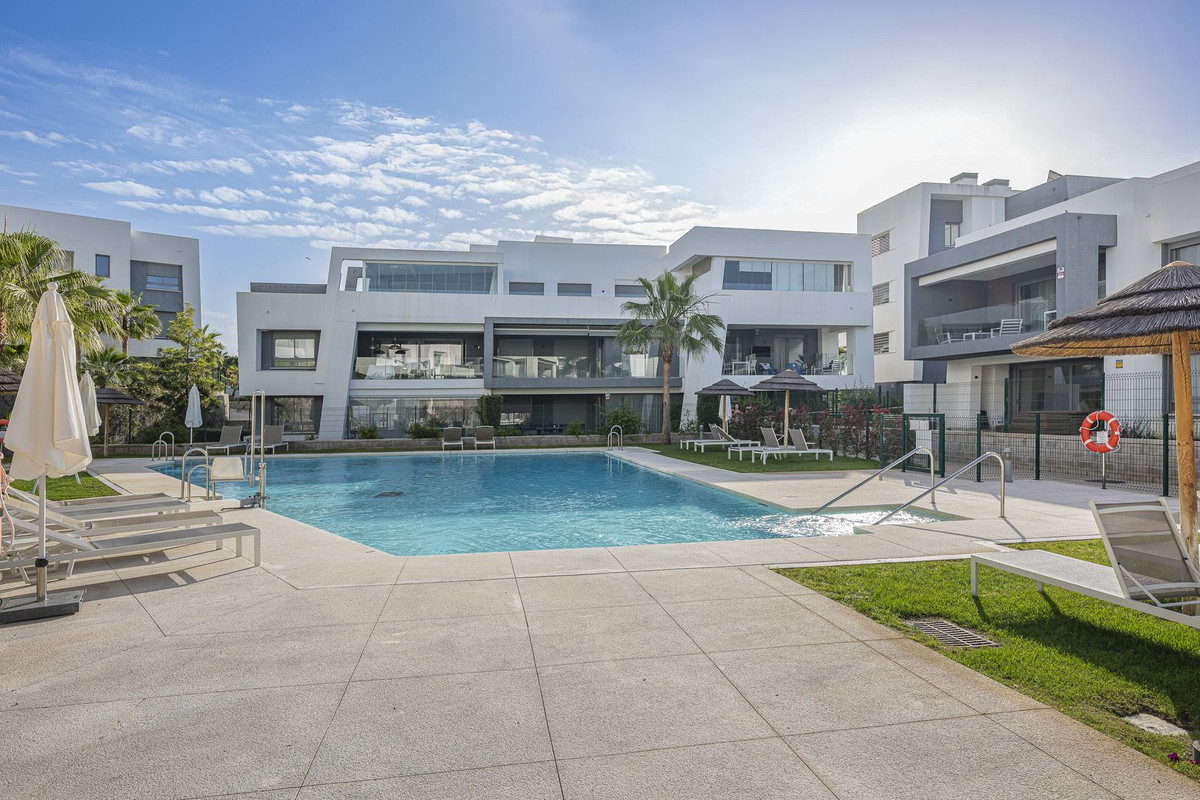 Apartamentos de 2 dormitorios en venta en Selwo – R5119009