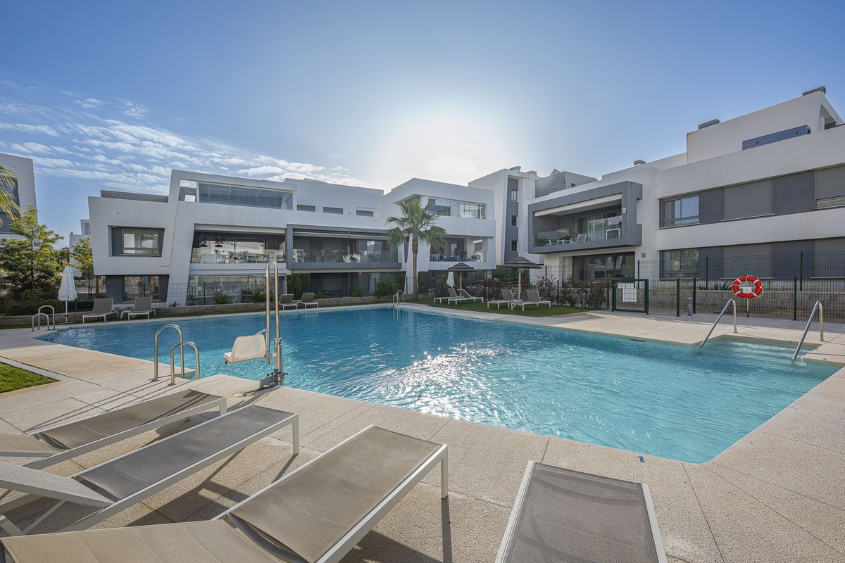 Apartamentos de 2 dormitorios en venta en Selwo – R5119009