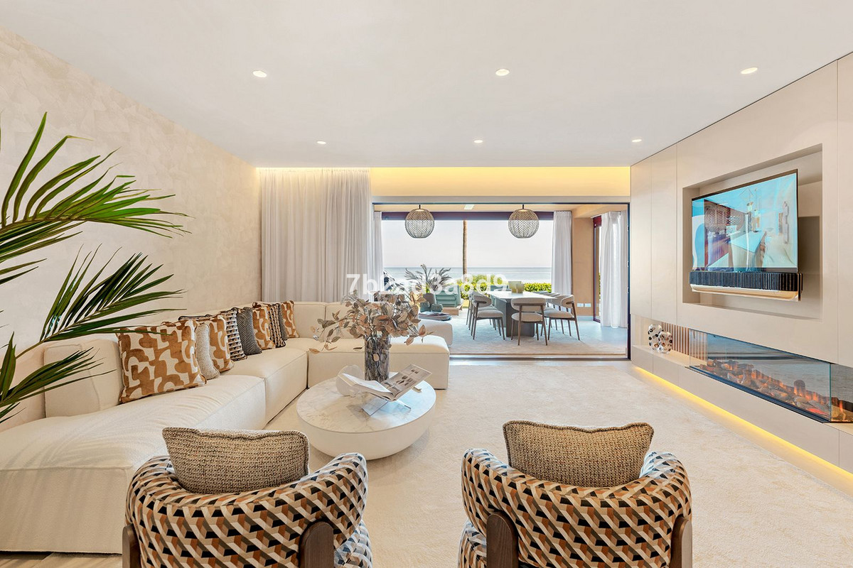 4 bedroom Apartments for sale in Nueva Milla de Oro – R5107813