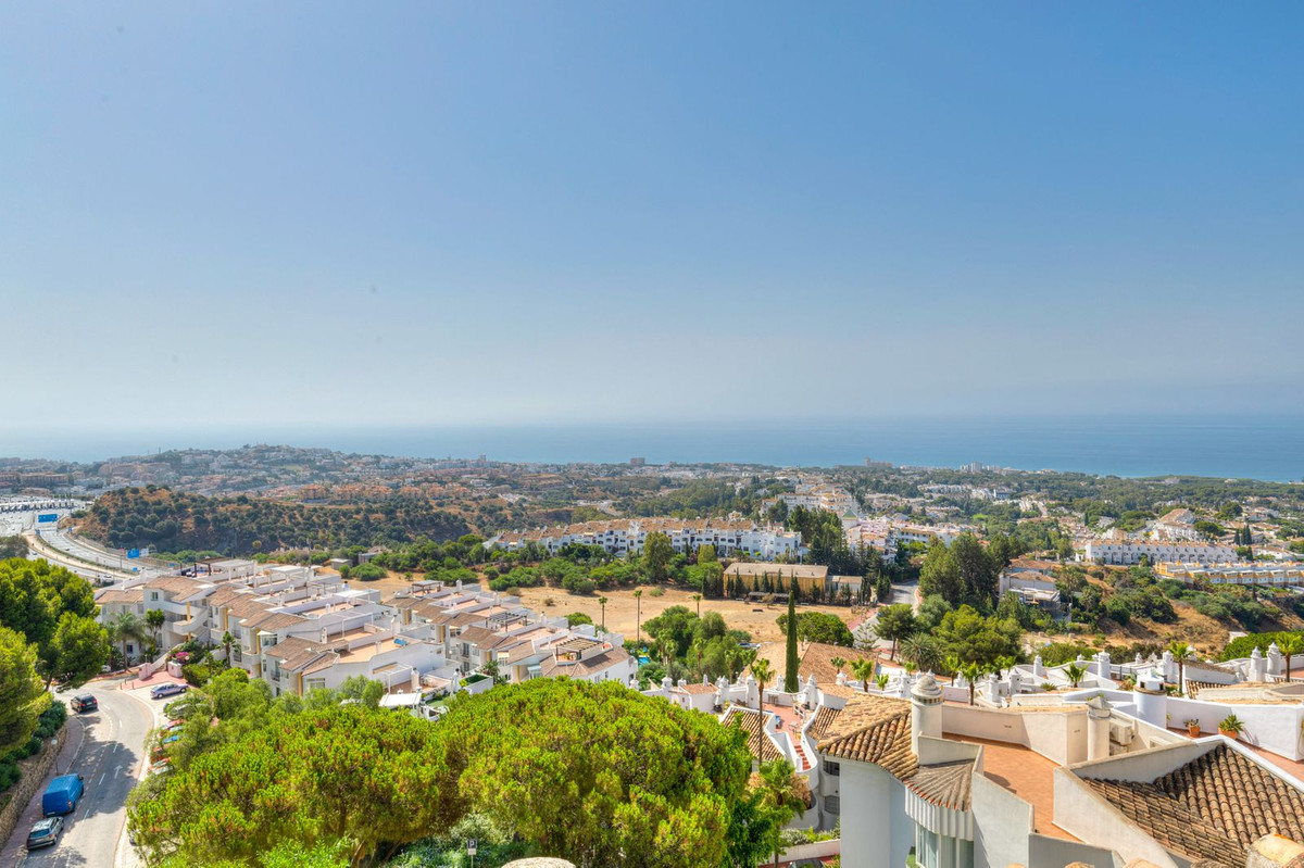 Apartamentos de 2 dormitorios en venta en Calahonda – R5118100