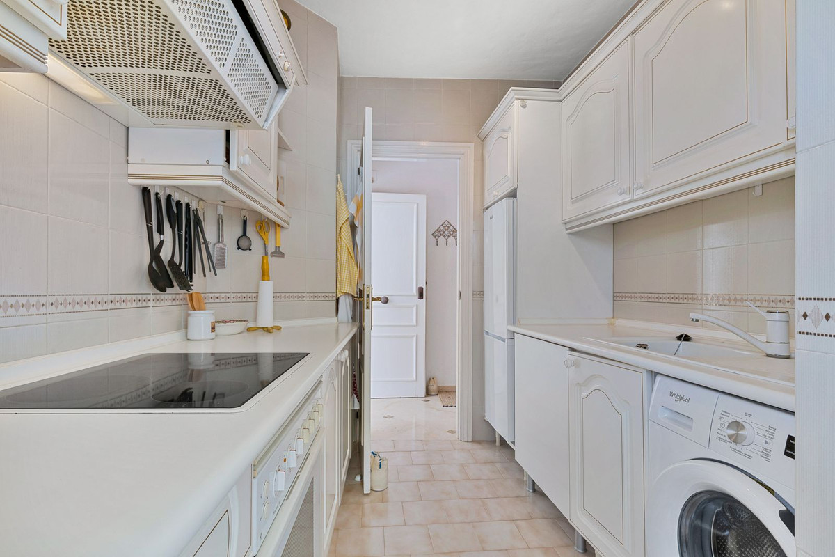 Apartamentos de 2 dormitorios en venta en Calahonda – R5118100