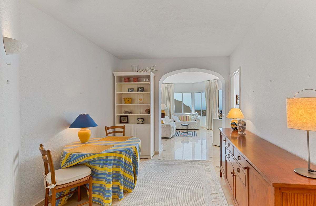 Apartamentos de 2 dormitorios en venta en Calahonda – R5118100