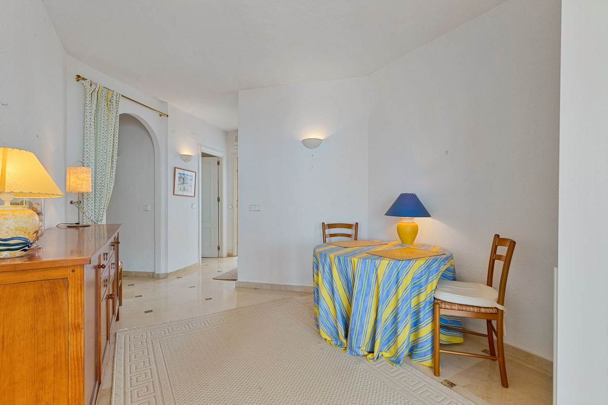 Apartamentos de 2 dormitorios en venta en Calahonda – R5118100