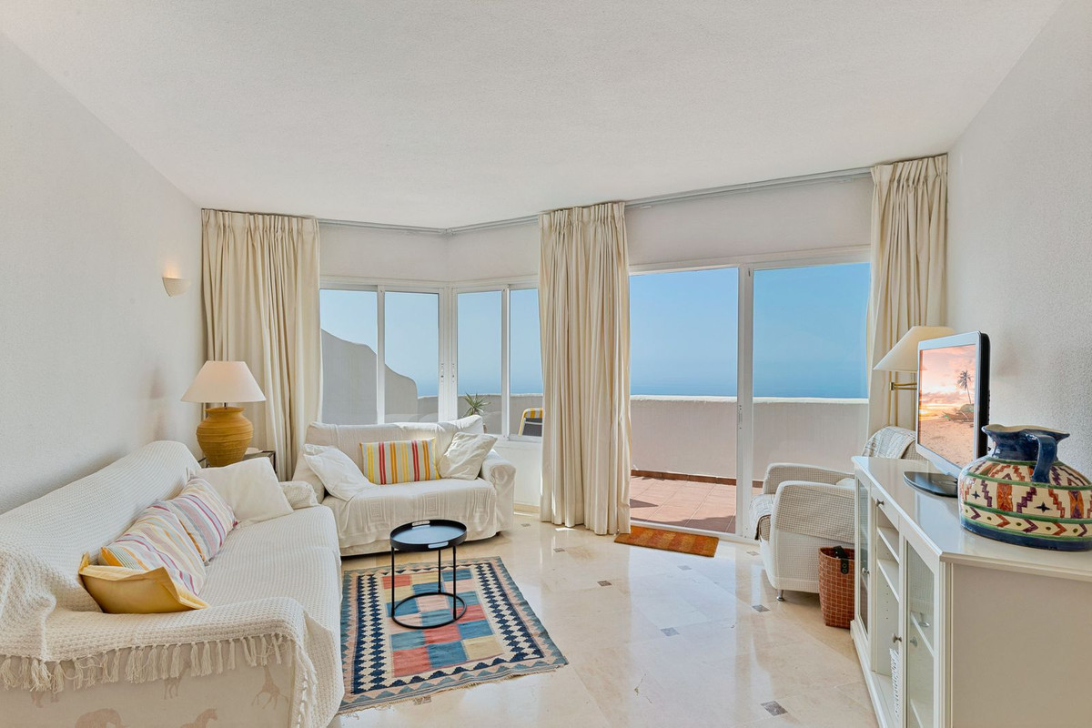 Apartamentos de 2 dormitorios en venta en Calahonda – R5118100