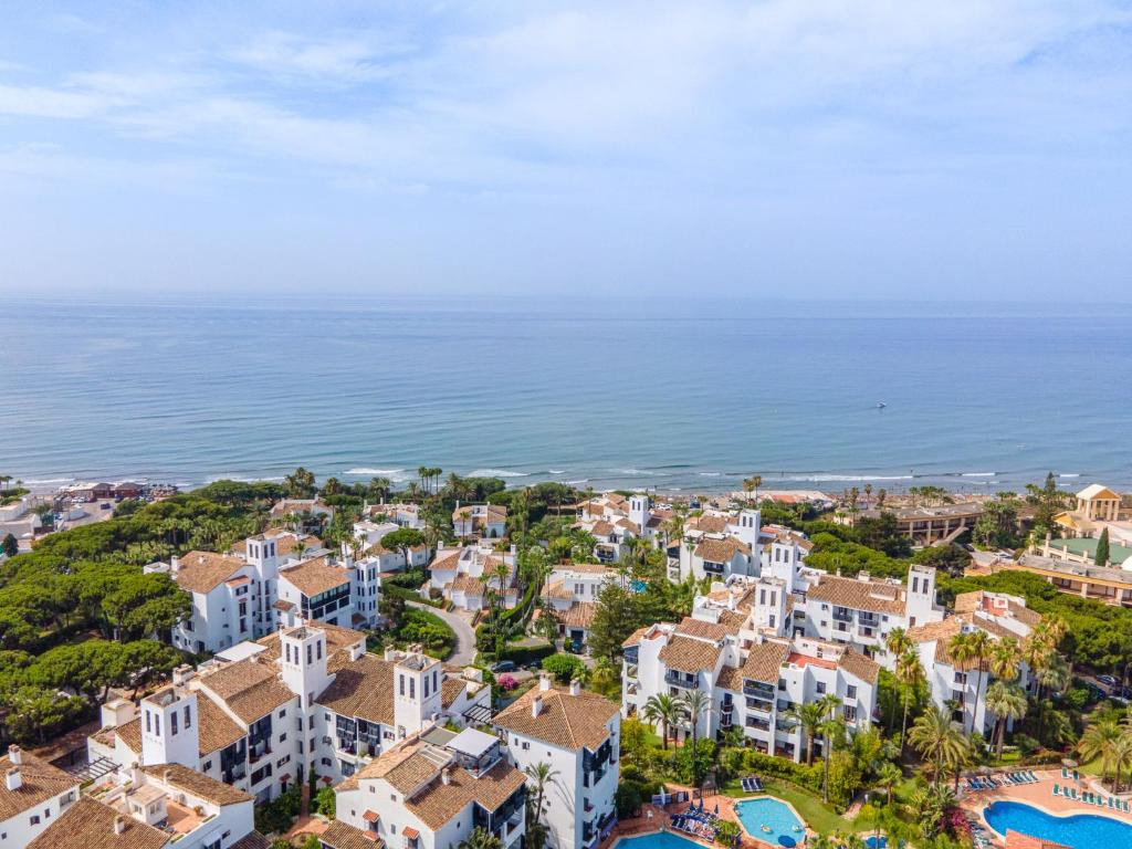 Apartamentos de 2 dormitorios en venta en Elviria – R5081608