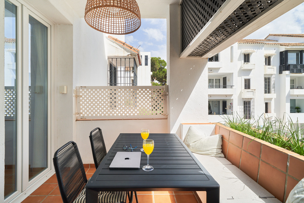 Apartamentos de 2 dormitorios en venta en Elviria – R5081608