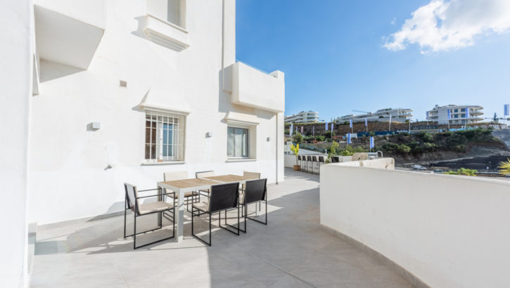 2 bedroom Apartments for sale in La Quinta – R4893112 in 