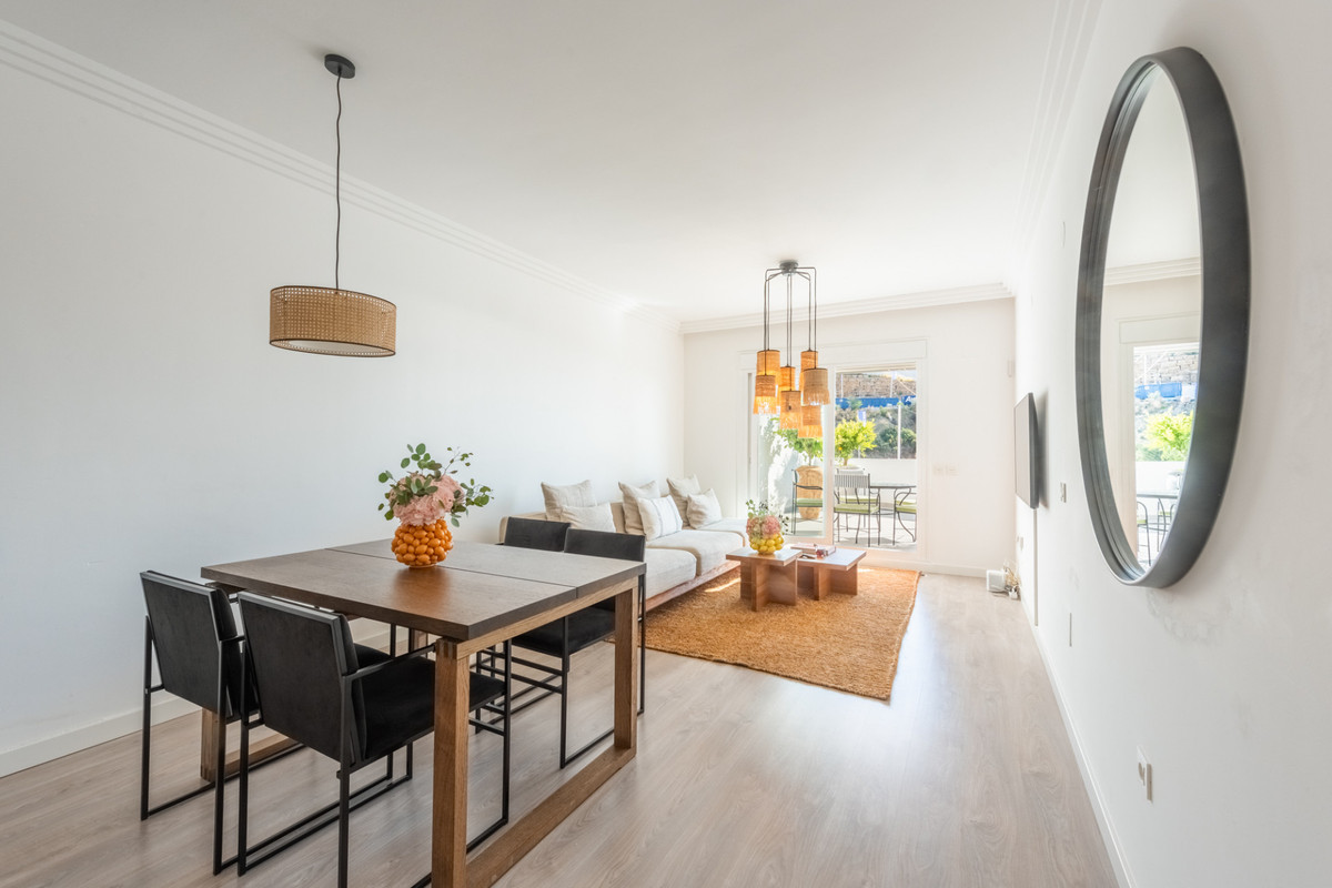 2 bedroom Apartments for sale in La Quinta – R4893112
