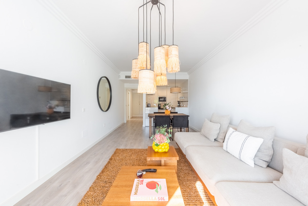 2 bedroom Apartments for sale in La Quinta – R4893112