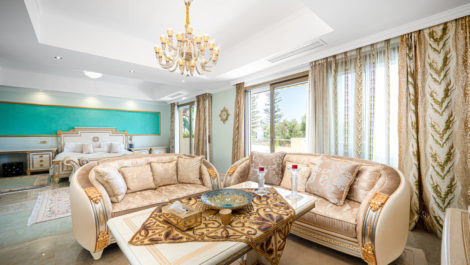 Villas de 4 dormitorios en venta en Marbella – R5120077