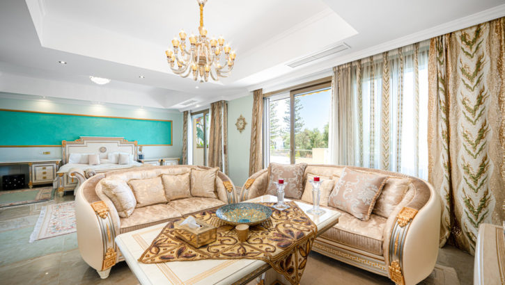 4 bedroom Villas for sale in Marbella – R5120077 in 
