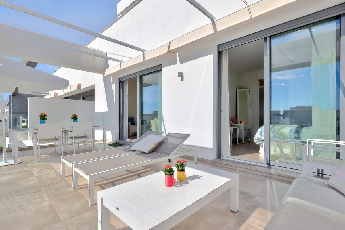 Apartamentos de 3 dormitorios en venta en Selwo – R4893403