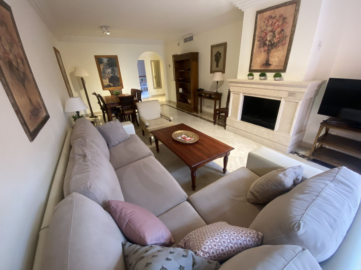 2 bedroom Penthouses for sale in Marbella – R5122708