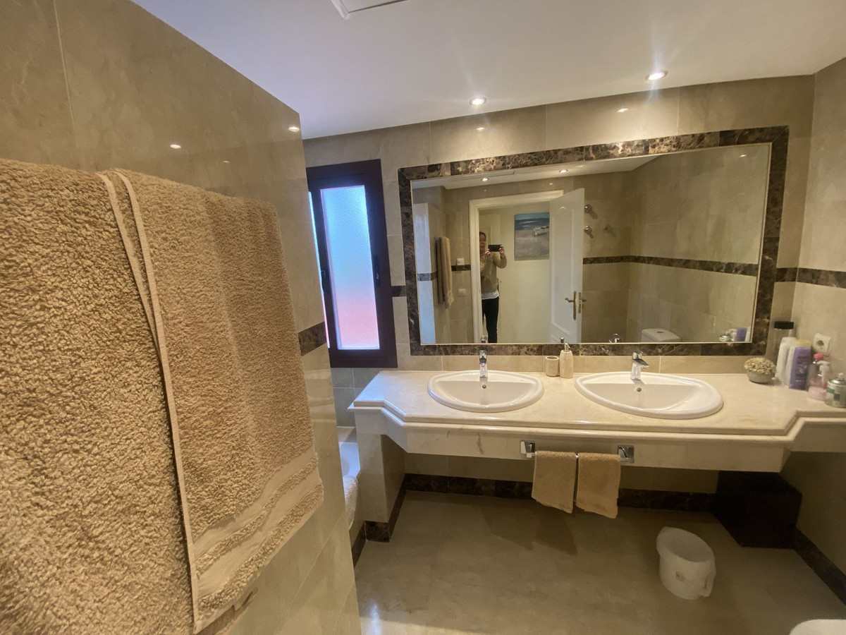 2 bedroom Penthouses for sale in Marbella – R5122708